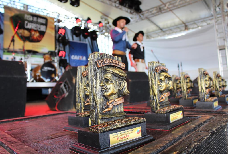 Confira os vencedores do 1º Festival de Trovas e Pajadas Jayme Caetano Braun